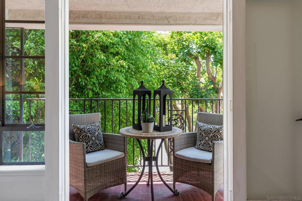 La Costa - Residential