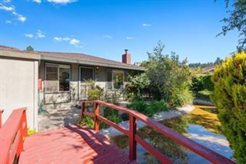 Photo of 220 E Hilton Drive #22, Boulder Creek, CA 95006 (MLS # ML82031381)