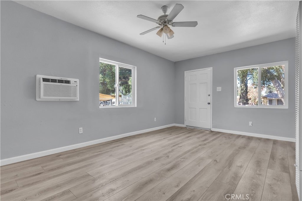 4156 Dwight