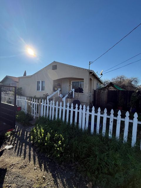 Photo of 66 Ambrose Ave, Bay Point, CA 94565 (MLS # 41120937)