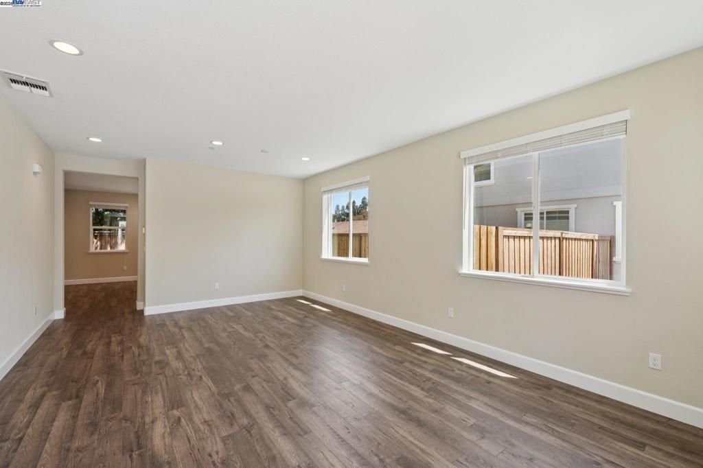 Photo of 1305 Sunningdale Lane Ln, Fairfield, CA 94533 (MLS # 41118291)