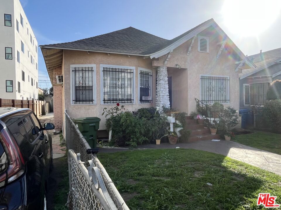 1258 W 36th Street