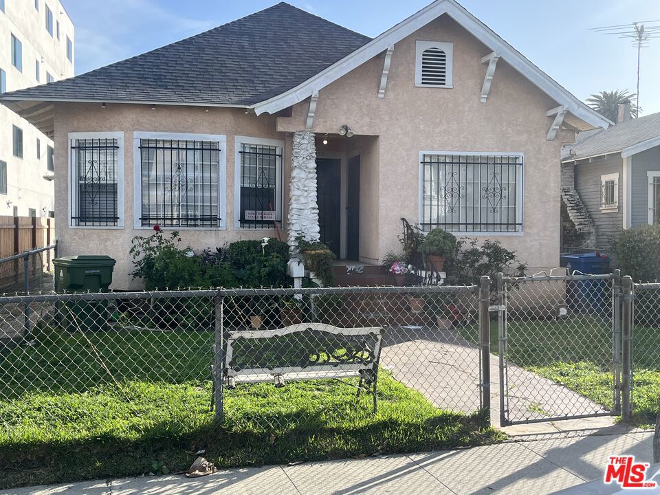 1258 W 36th Street, Los Angeles CA 90007
