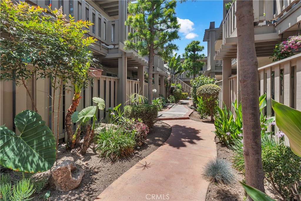 3265 Santa Fe Avenue 145