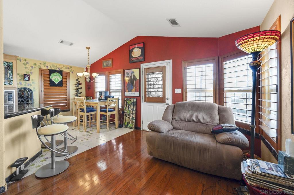 120 Sherri Ln