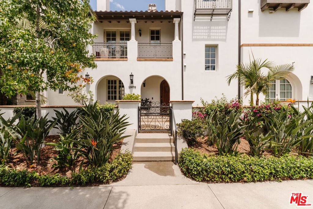 13070 Kiyot Way, Playa Vista CA 90094