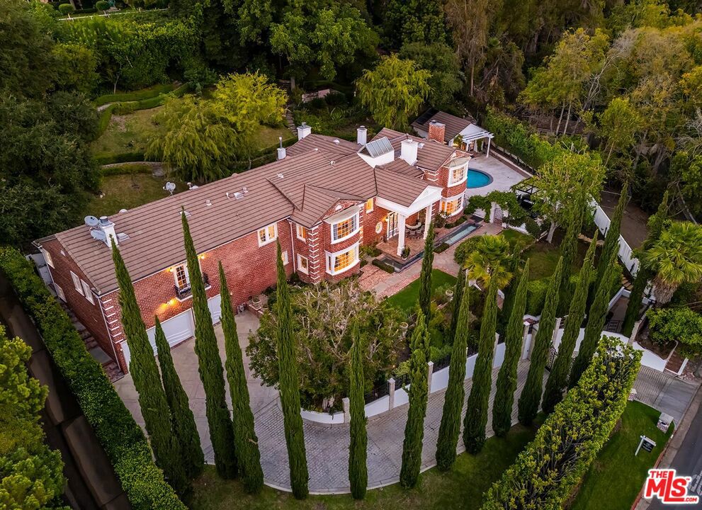 725 N Faring Road