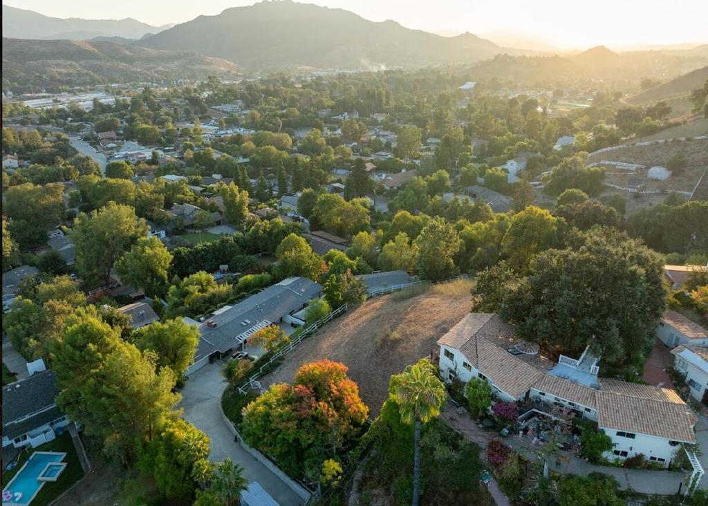 53 Foothill Drive