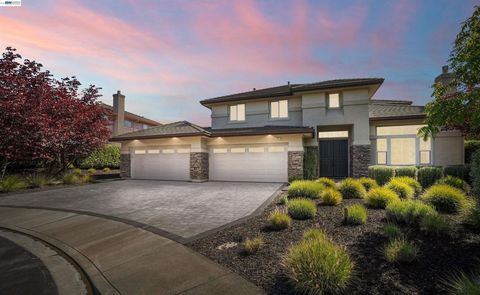 Photo of 912 Bentley Oak Ct Ct, San Ramon, CA 94582 (MLS # 41132913)