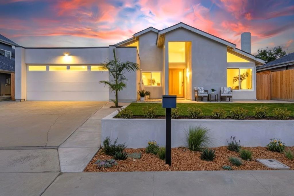 Photo of 282 Sharp Place Pl, Encinitas, CA 92024 (MLS # 260002814SD)