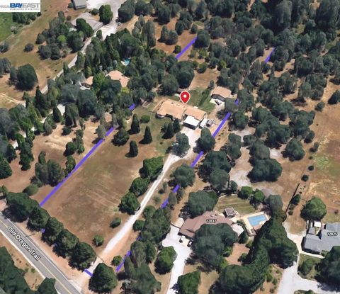 Photo of 12851 12851 Old Oregon Trail Trl, Redding, CA 96003 (MLS # 41124998)