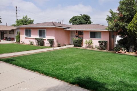 Photo of 14615 San Fernando Mission Boulevard, San Fernando, CA 91340 (MLS # SR26102430)