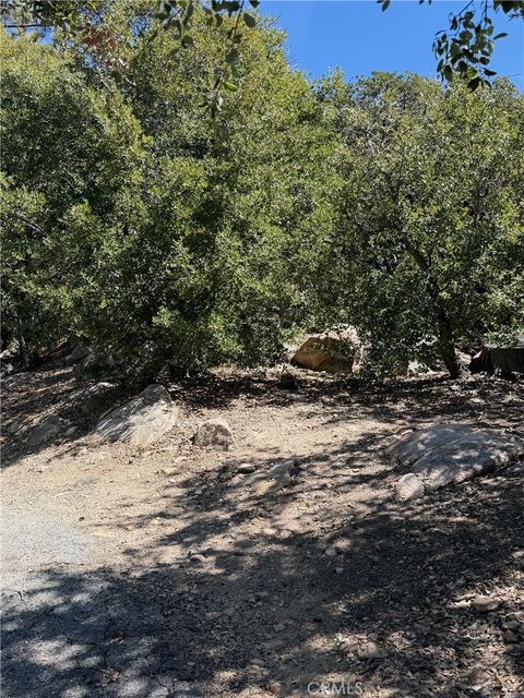 Photo of 0 Grasshorn Terrace, Lake Arrowhead, CA 92352 (MLS # IV26061701)
