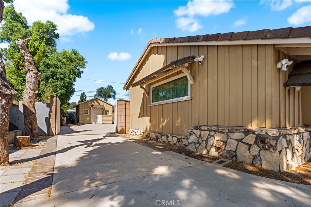 11223 White Oak Avenue