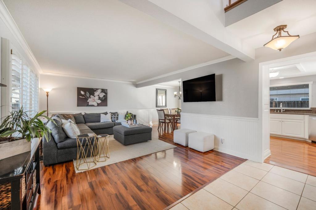 15465 La Pala Court