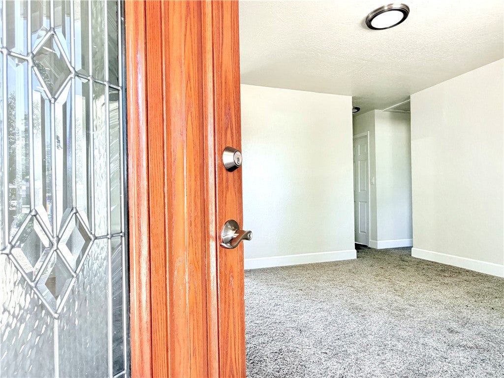 736 W 9th