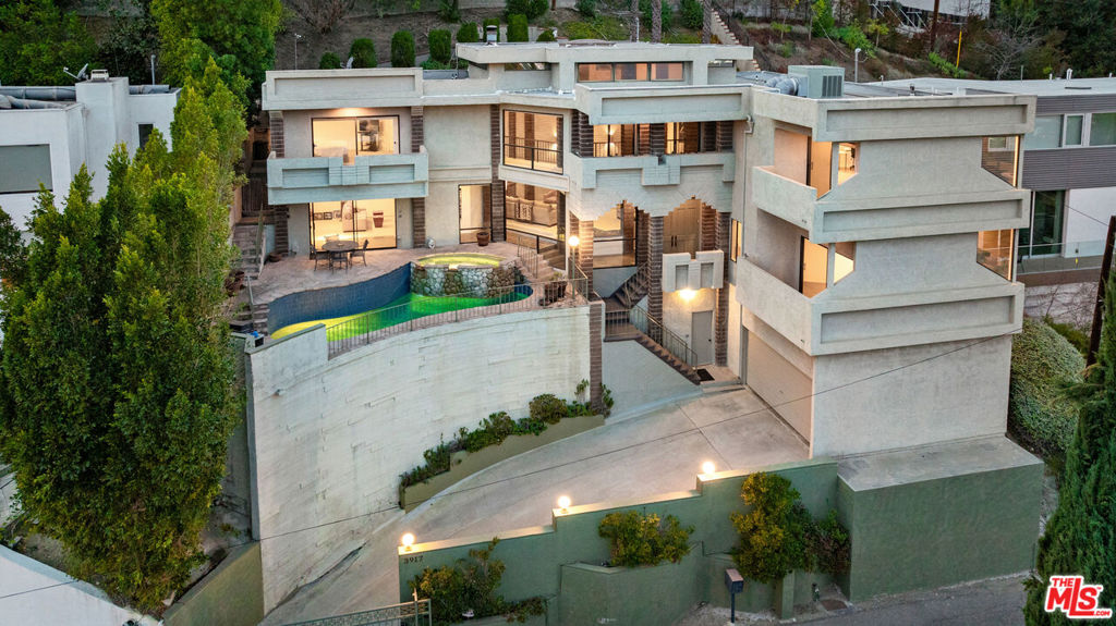 3917 Murietta Avenue