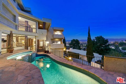 3917 Murietta Avenue Sherman Oaks CA 91423