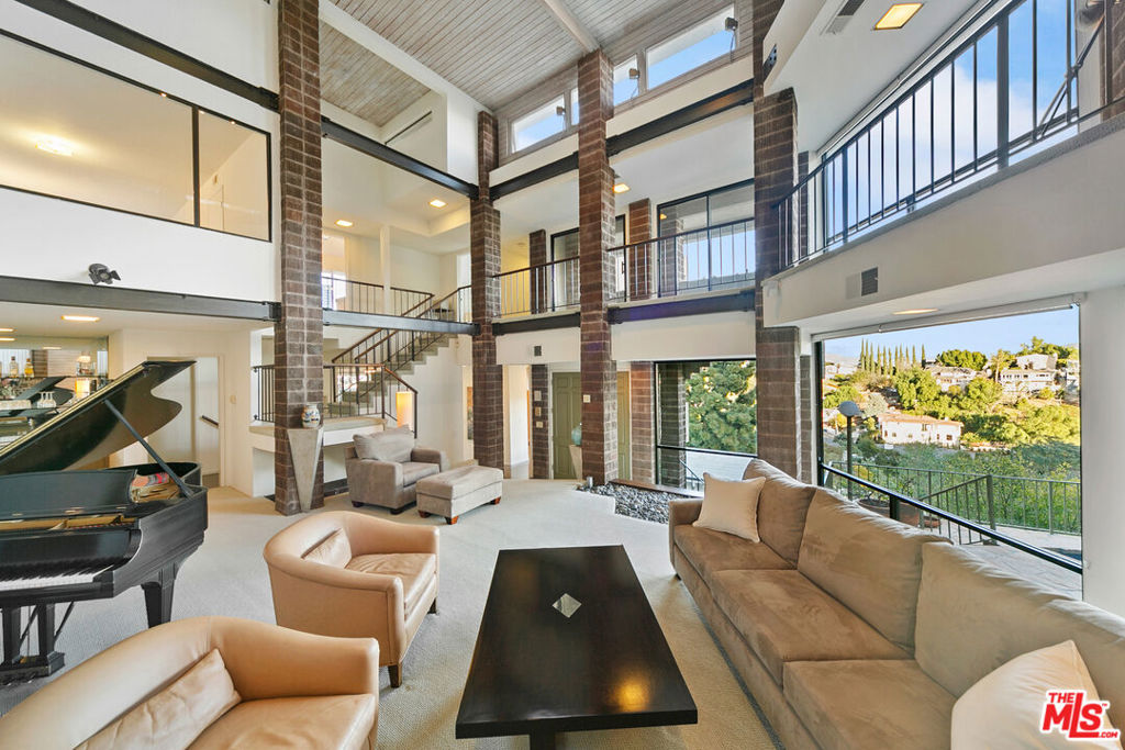 3917 Murietta Avenue