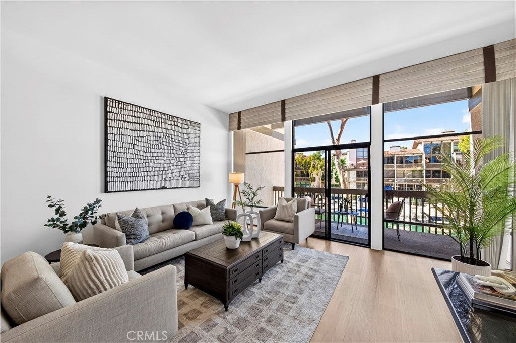6229 Marina Pacifica DR N