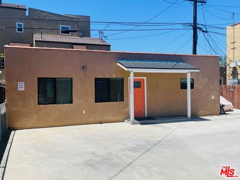 Photo of 2807 Buckingham Road #1/2, Los Angeles, CA 90016 (MLS # 26656977)