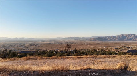 Photo of 23528 Mountain View RD, Apple Valley, CA 92308 (MLS # HD26135608)