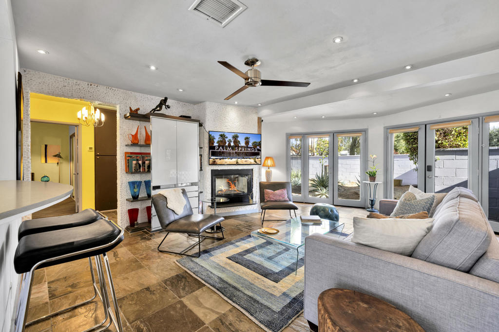 777 N Calle Rolph