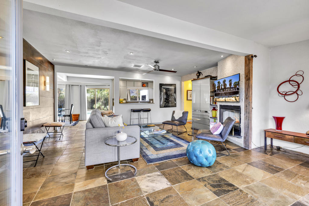 777 N Calle Rolph