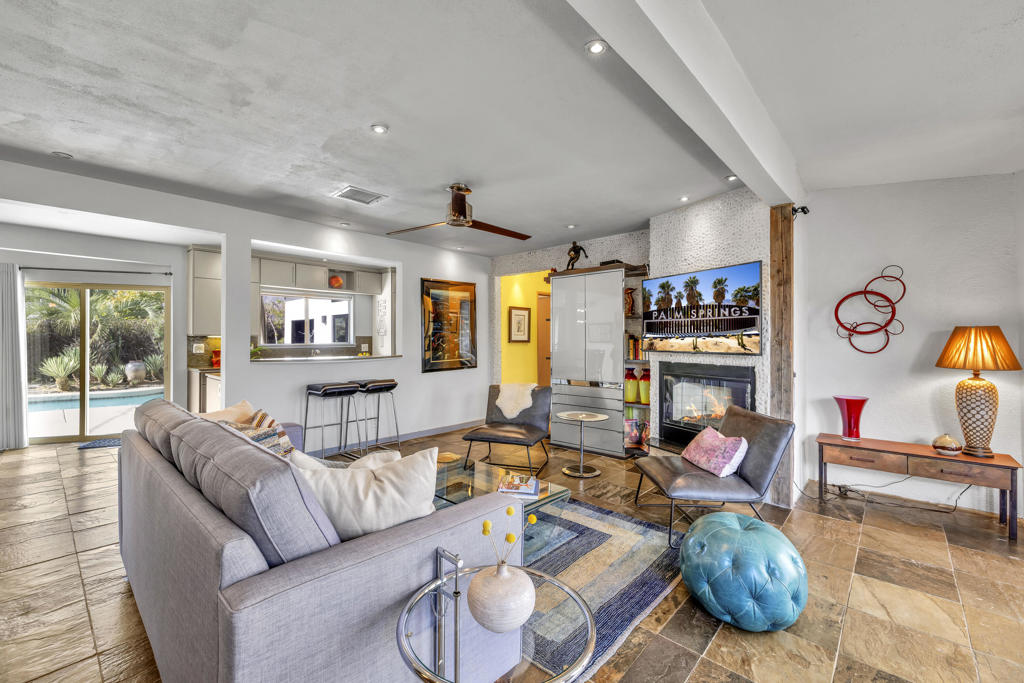 777 N Calle Rolph