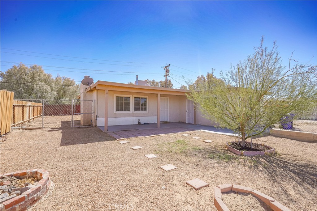Opportunity Knocks!! Remodeled and refreshed Barstow home! This home features 3 bedrooms and 1 bathroom. Garage conversion for an office or another bedroom with a separate entrance. NEW FLOORS. NEW BASEBOARDS. NEW CARPET. NEW PAINT. NEW APPLIANCES. UPGRADED BATHROOM & MORE!! This home is located near freeways, shopping and retails shops. Just minutes away from the Barstow Outlets, this home won't disappoint.