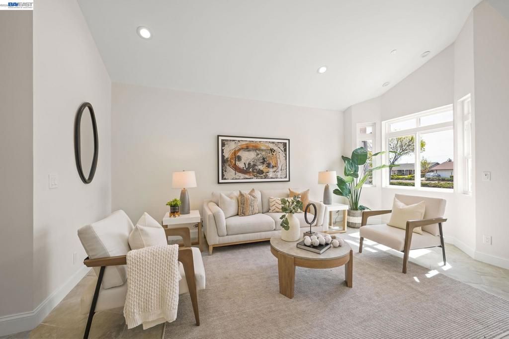 listing image 130723674325403097060