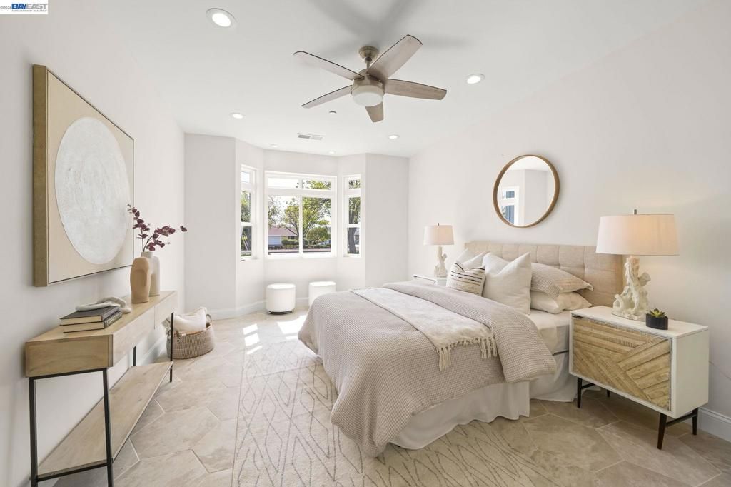 listing image 130729783545656405704