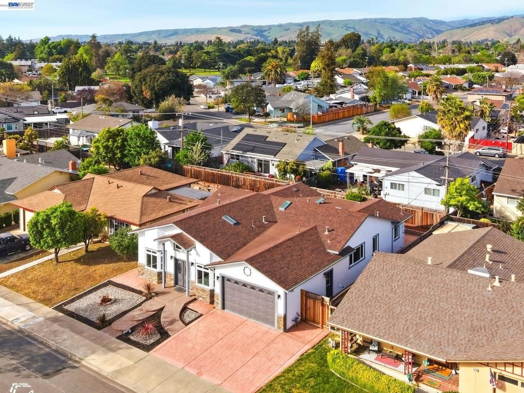 listing image 130723267189326856229