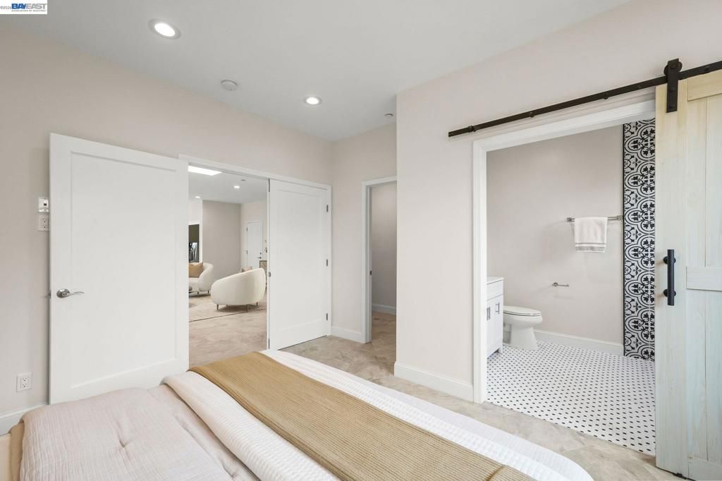 listing image 130727550932880846285