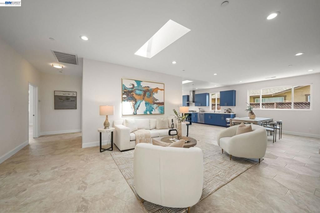 listing image 130720436452573276627