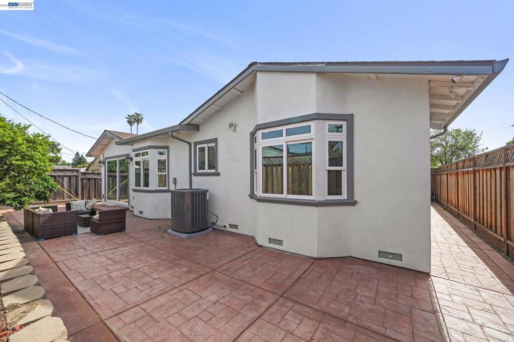 listing image 130729653735066452423