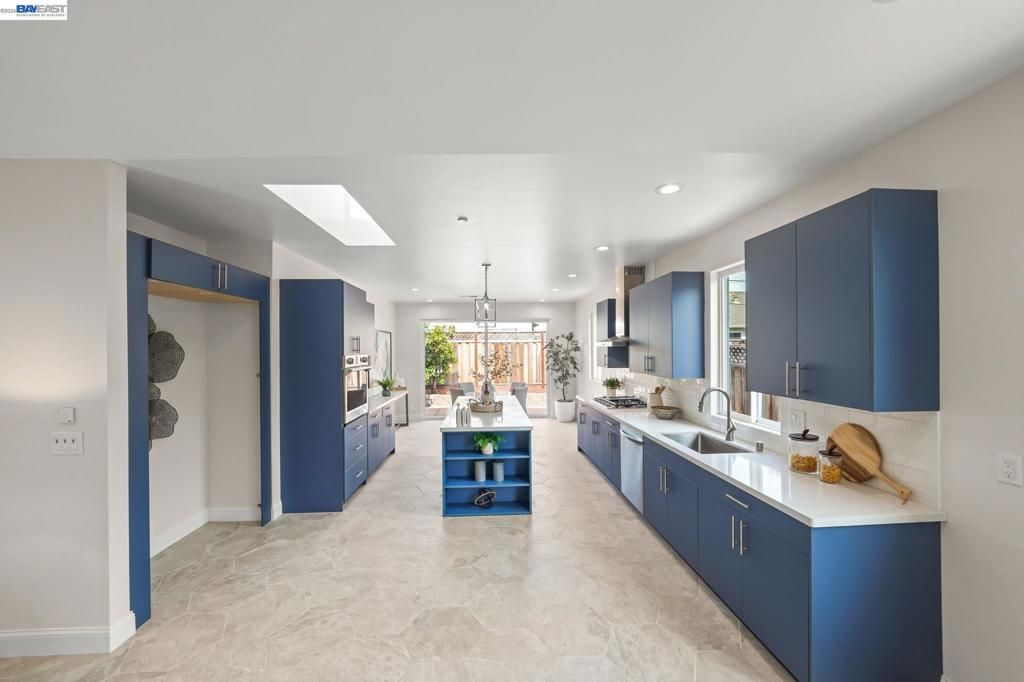 listing image 130720603490089873419