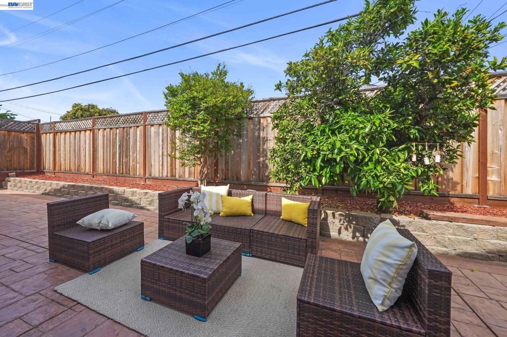 listing image 130728512252932233966