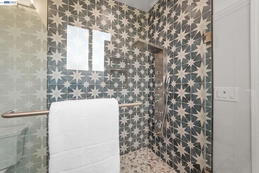 listing image 130723520142321136759