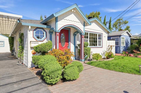 Photo of 715 Hudson Street, Redwood City, CA 94061 (MLS # ML82062175)