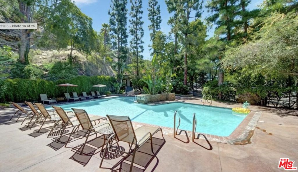 2700 Cahuenga Boulevard 2205