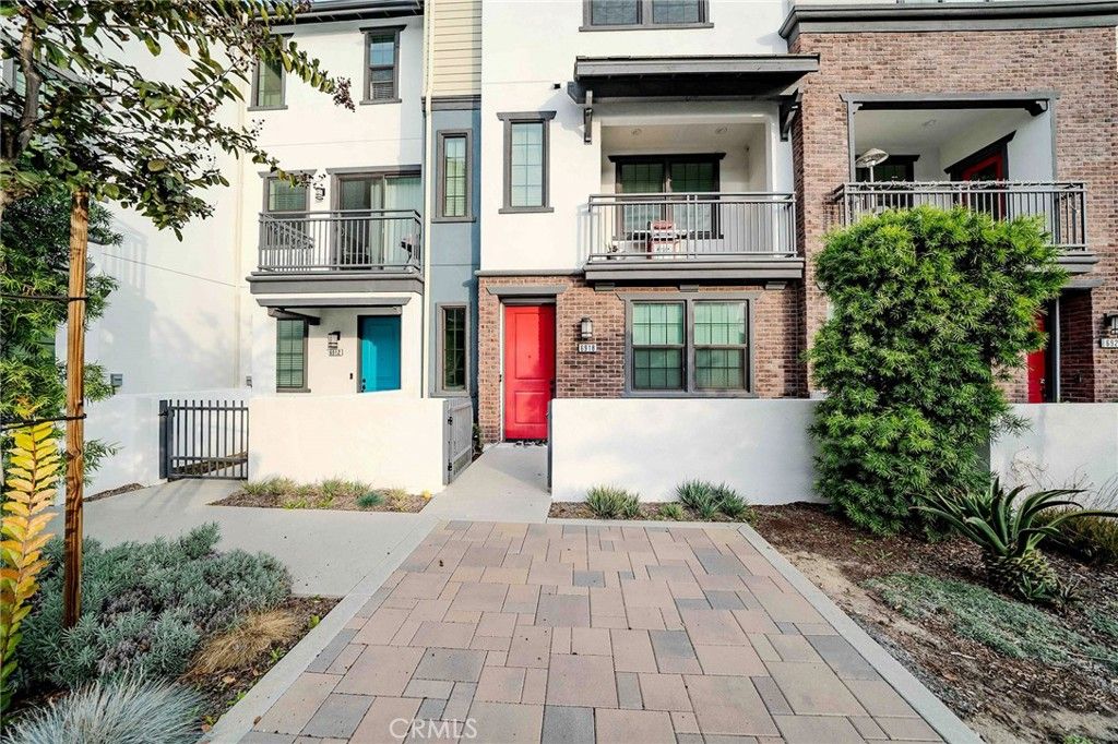 Photo of 6918 Crimson Dr, Buena Park, CA 90621 (MLS # PW26009140)