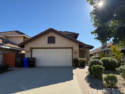 Photo of 10581 Sunburst Dr, Rancho Cucamonga, CA 91730 (MLS # TR25272054)