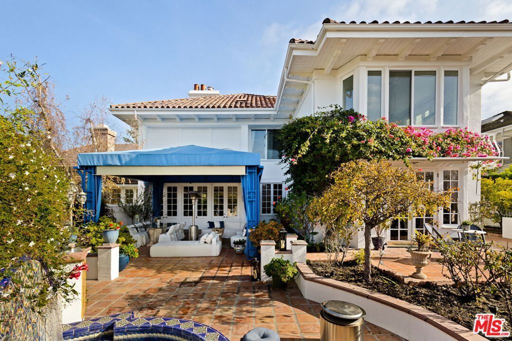 Photo of 2113 Stoney Hill Road, Los Angeles, CA 90049 (MLS # 25592539)