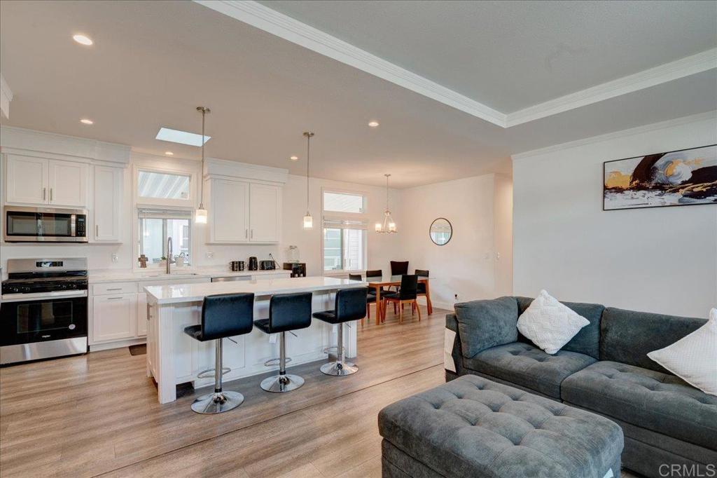 85 Oakwood Lane