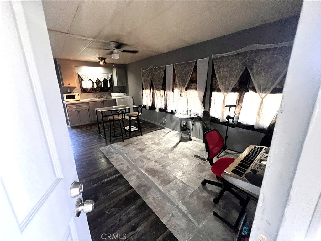 22325 US Highway 18 33