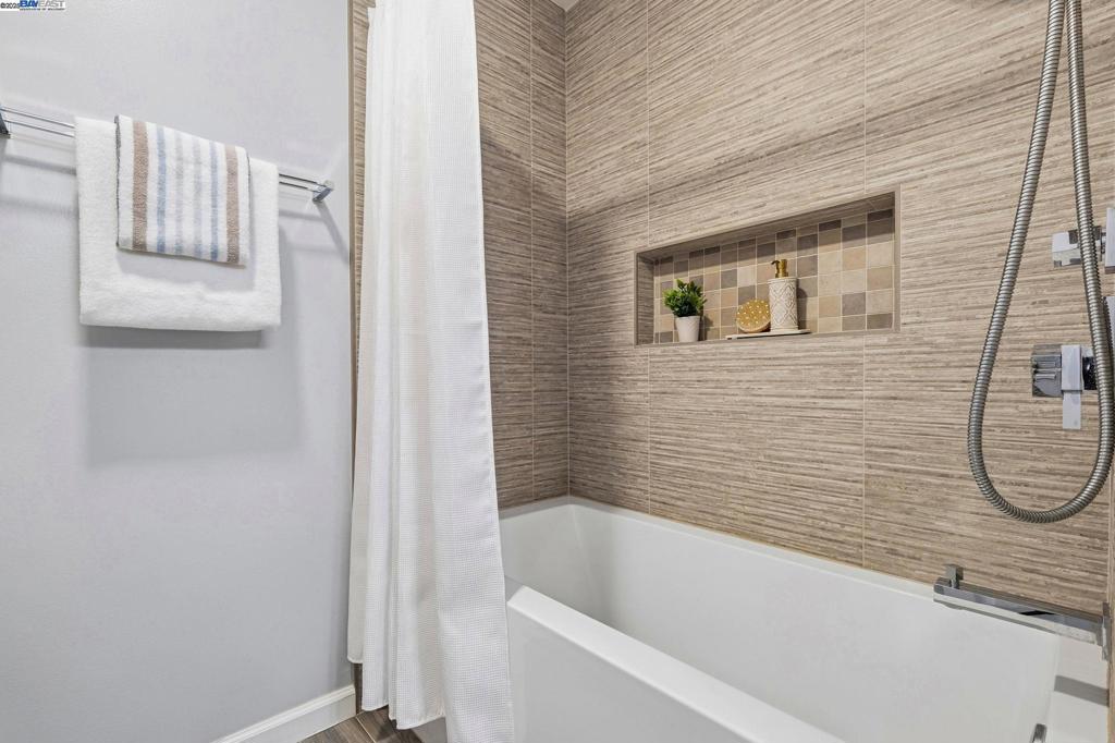 NEW HAVEN - Residential