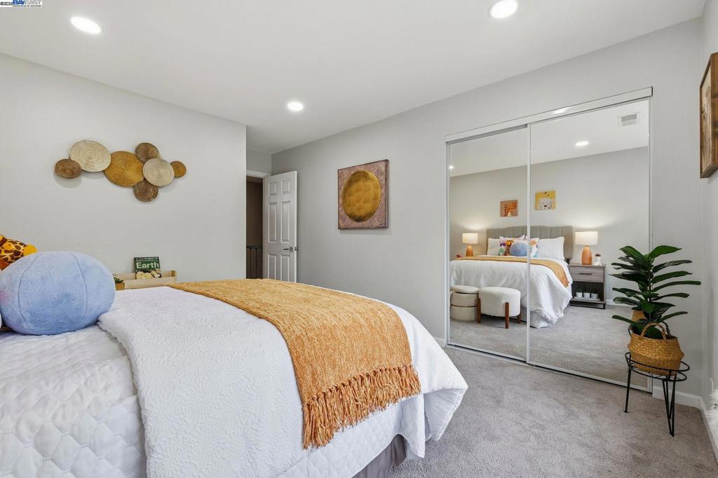 NEW HAVEN - Residential