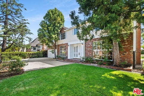 Photo of 517 N Elm Drive, Beverly Hills, CA 90210 (MLS # 26989633)