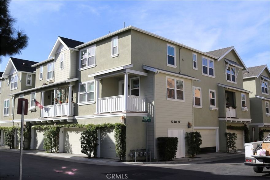 2BR/2.5BA Upper end/corner unit, 2 car garage in Ladera Ranch! Meticulously maintained , spotless kitchen with granite countertops, cherry wood cabinets and Stainless appliances. Beautiful tiled floors throughout first floor, balcony off living room with gorgeous hillside views. Light and bright 2 Spacious master suites upstairs with newer berber carpet. Updated bathrooms, conveniently located upstairs laundry. Ladera offer so many wonderful amenities!!! Free internet, pool/spa, tennis courts, trails.... close to everything!
